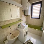 Hadi Apartman *